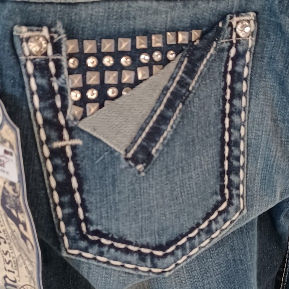 NWT Miss Me Jeans, Size 30, Mid-Rise, 32W x 32L, Boot Cut, Bedazzled, Distressed - Picture 3 of 12